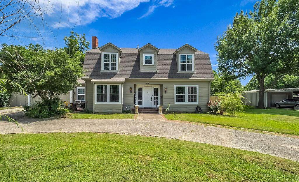 1615 Walworth Street - Photo 1