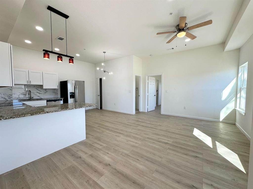 222 Heritage Court - Photo 1