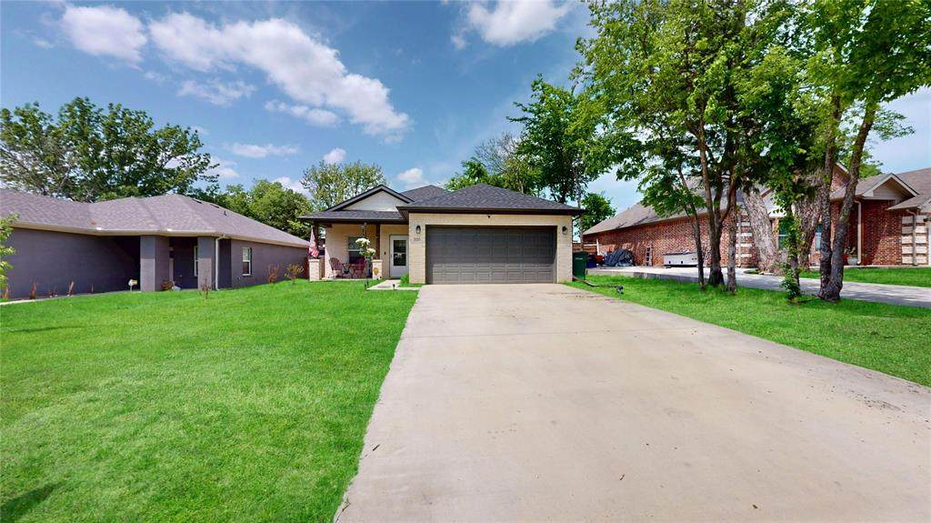 325 Jones Street - Photo 1