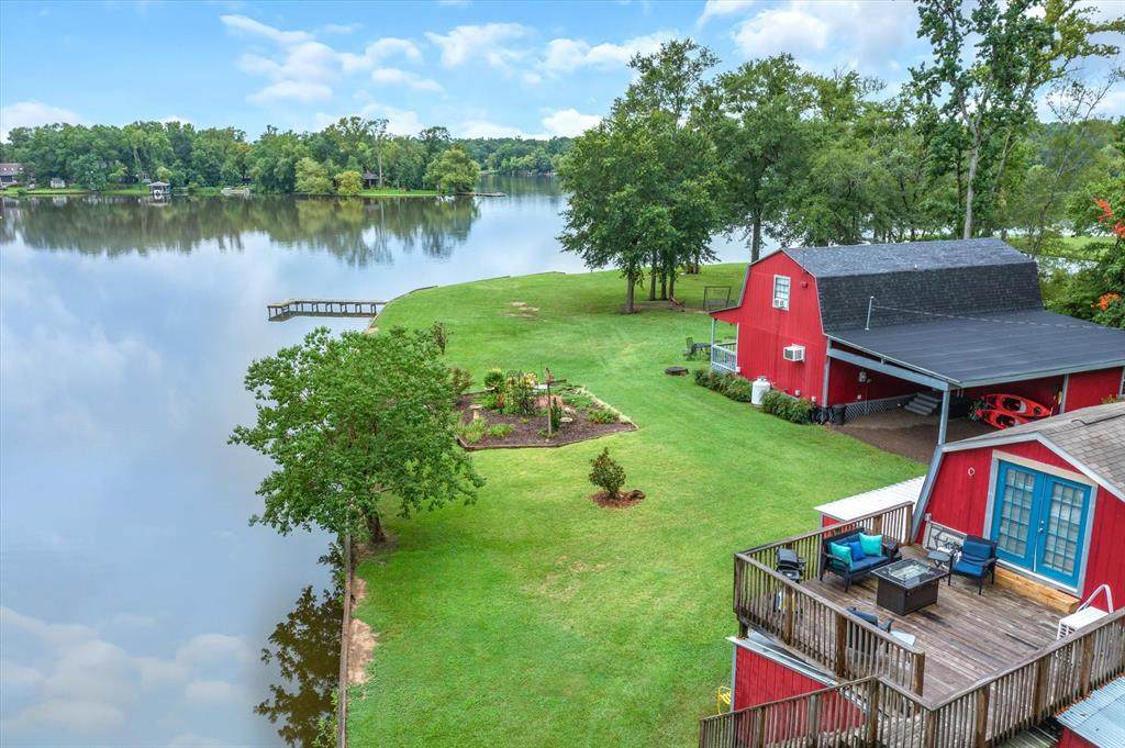 310 Lake Drive - Photo 1
