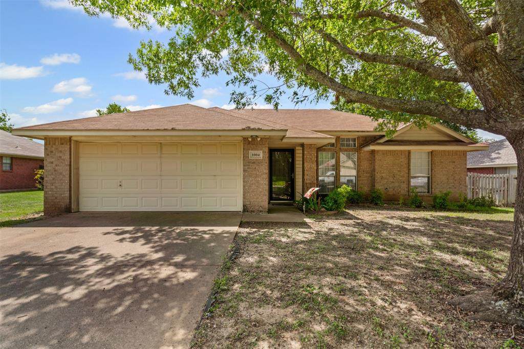 1004 Carolina Avenue - Photo 1