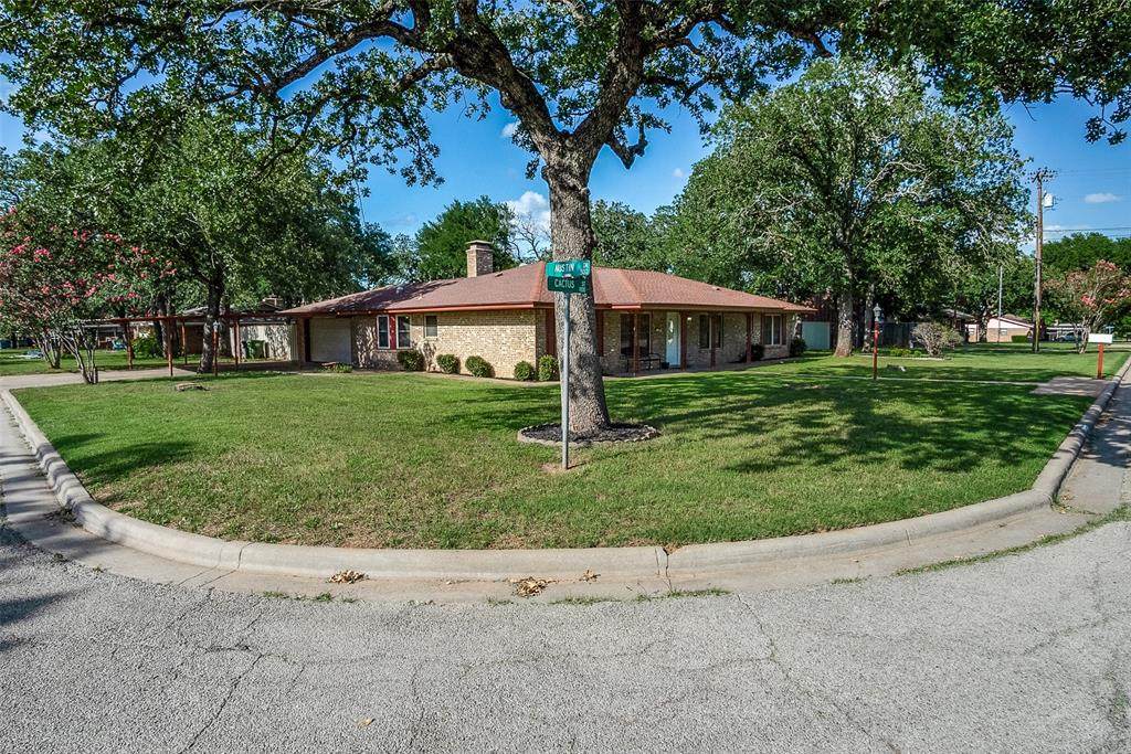 1102 Cactus Street - Photo 1