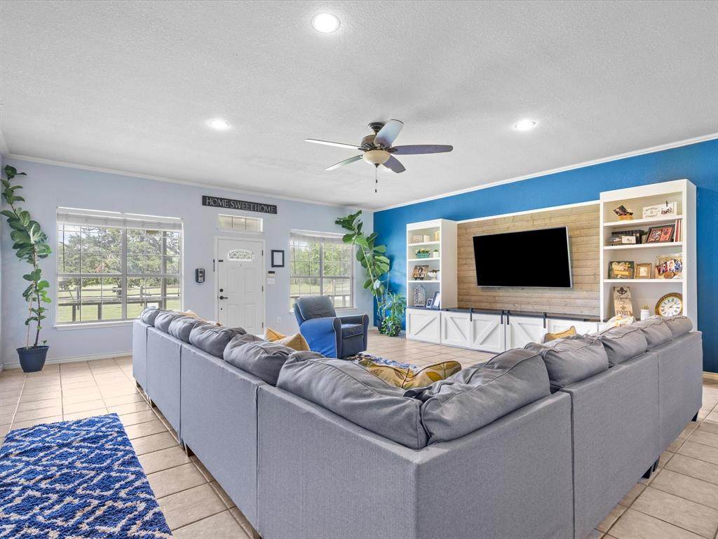 205 Private Road - Photo 1