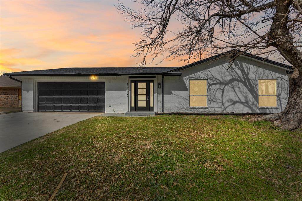 1907 Sunridge Road - Photo 1