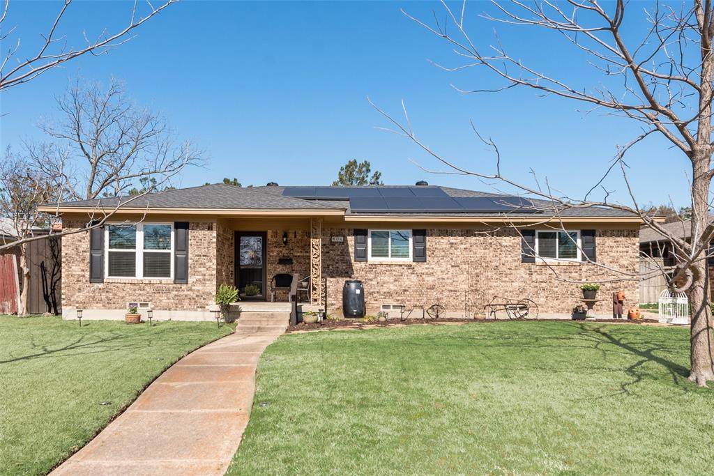 406 Summit Drive - Photo 1