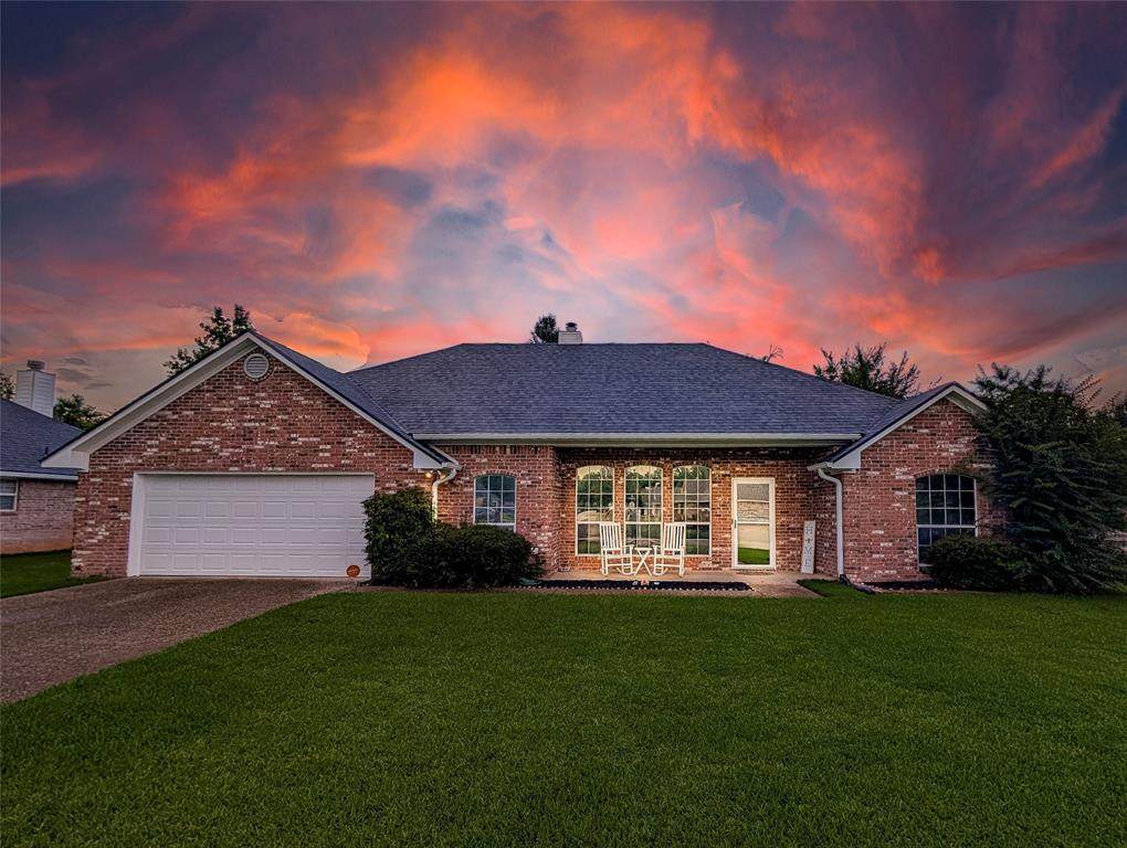 114 Bluebird Lane - Photo 1