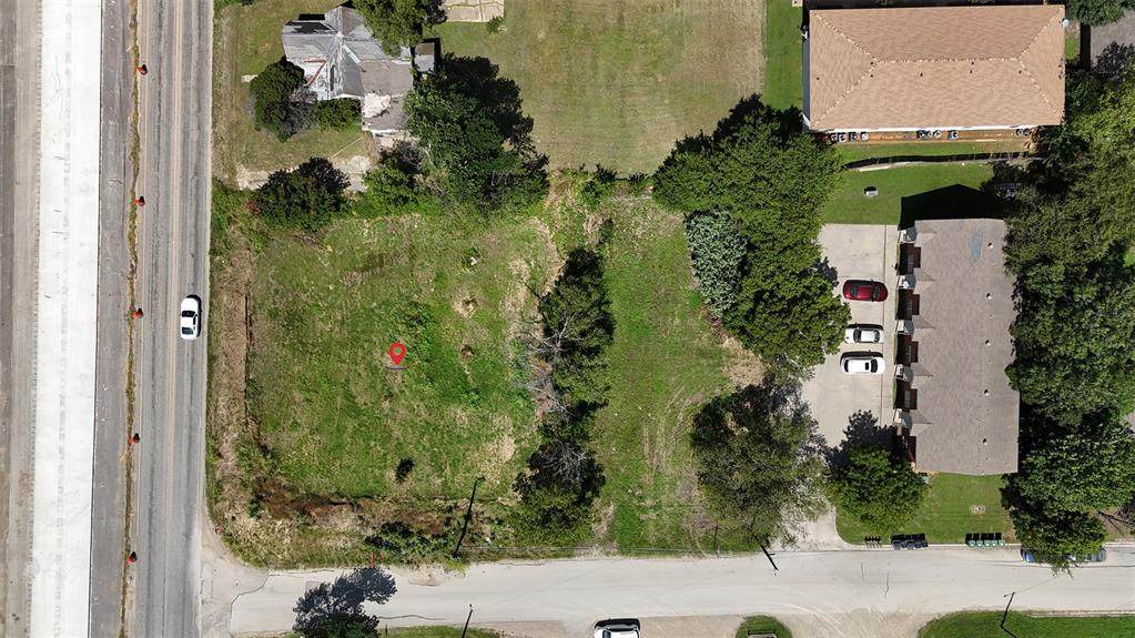 901 6th Street - Photo 1