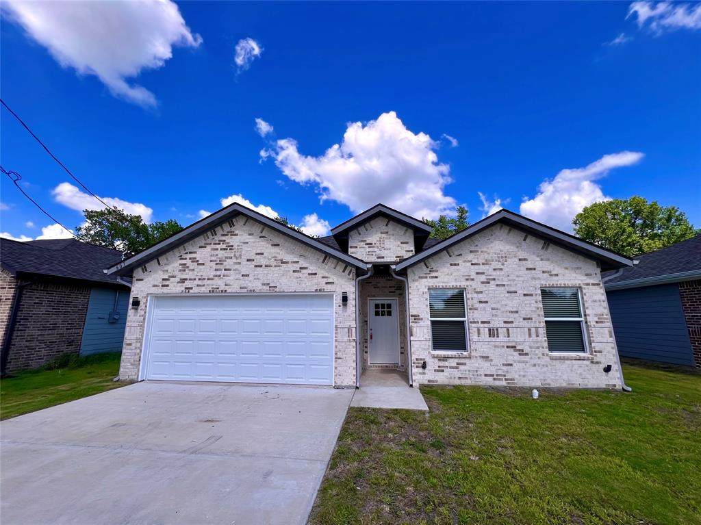 807 Sayle Street - Photo 1