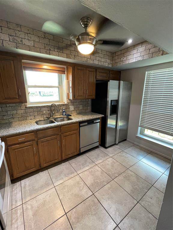 105 Wilshire Drive - Photo 1
