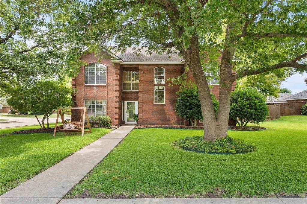 501 Windsor Way - Photo 1