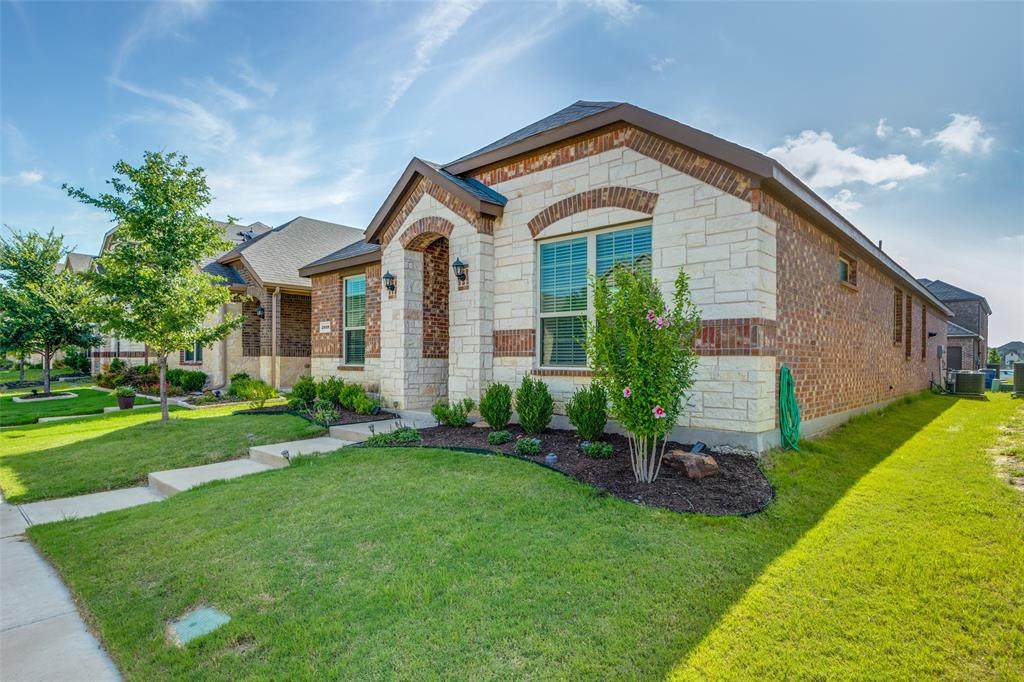 2836 Franklin Drive - Photo 1
