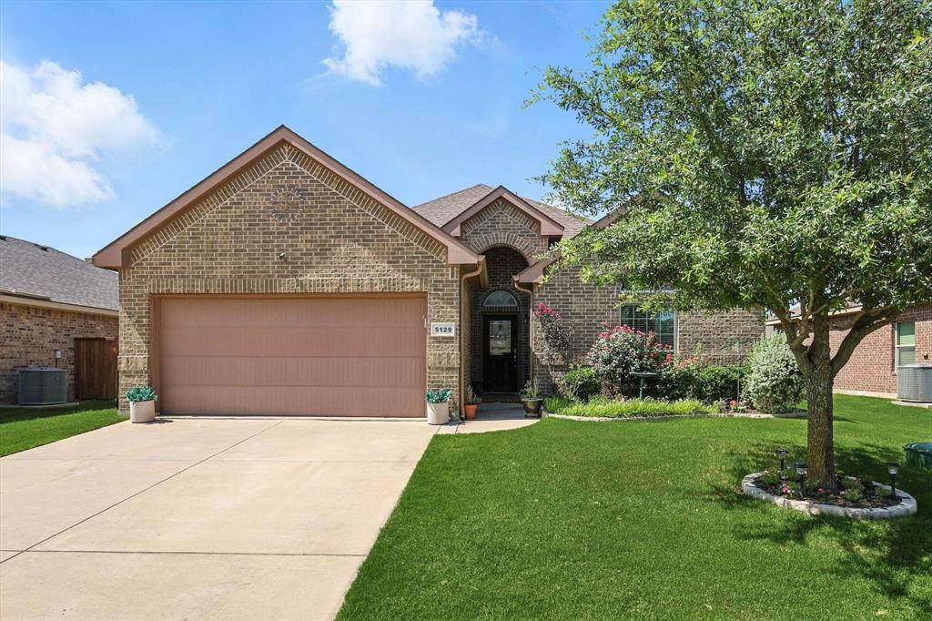 5129 Crystal Lake Avenue - Photo 1