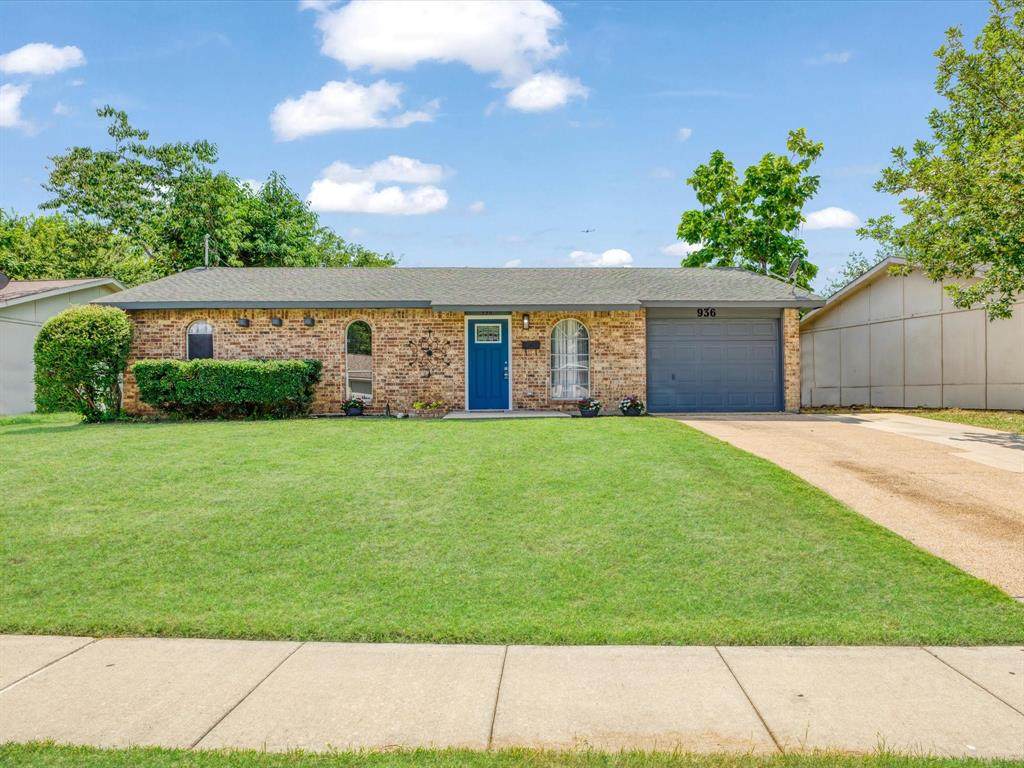 936 Elmwood Drive - Photo 1