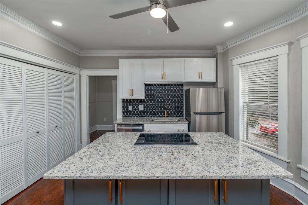 1000 Carroll Avenue - Photo 1