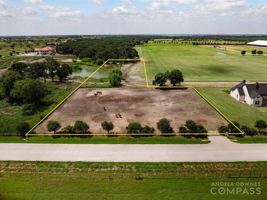 311 Martingale Trail - Photo 1