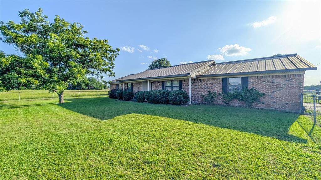 10035 Farm Road 195 - Photo 1