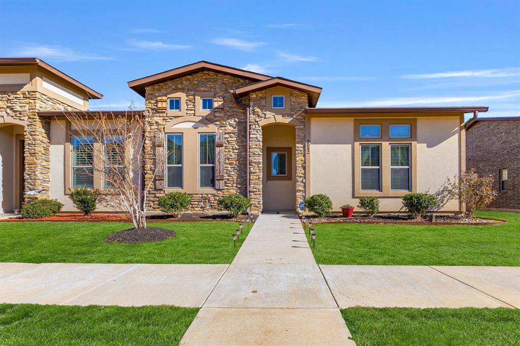 3042 Solana Circle - Photo 1