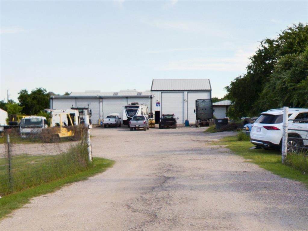 5900 Retta Mansfield Road - Photo 1