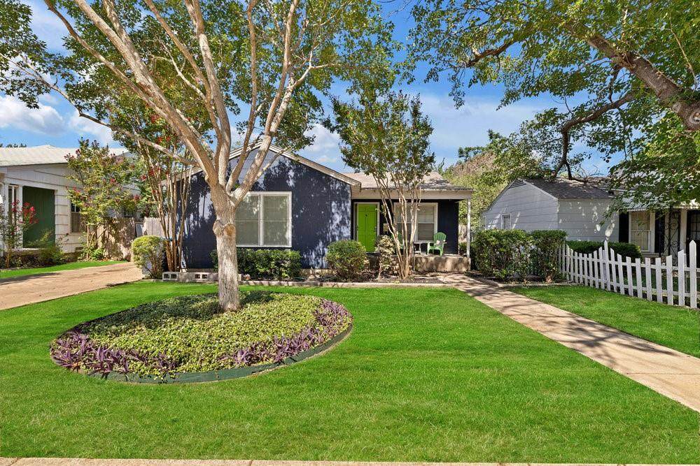 2716 Wayside Avenue - Photo 1