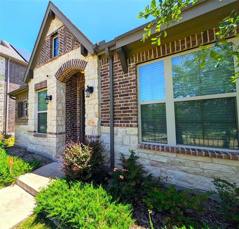 306 Park Drive - Photo 1