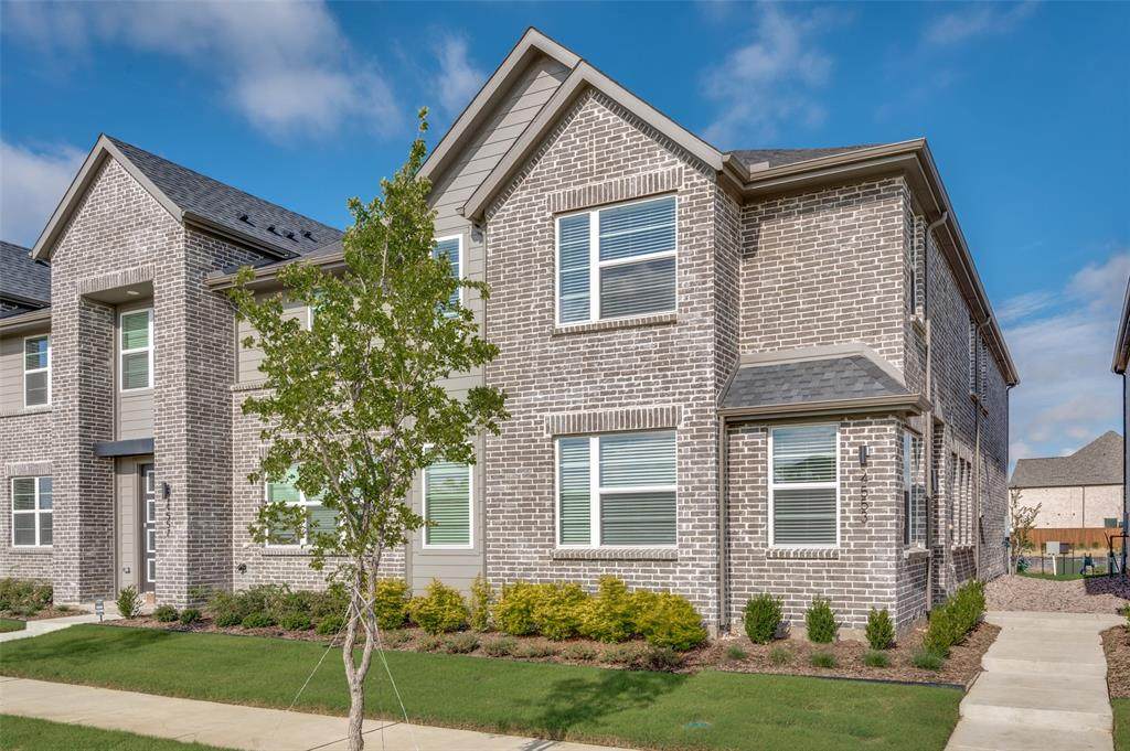 4553 Lamplights Drive - Photo 1