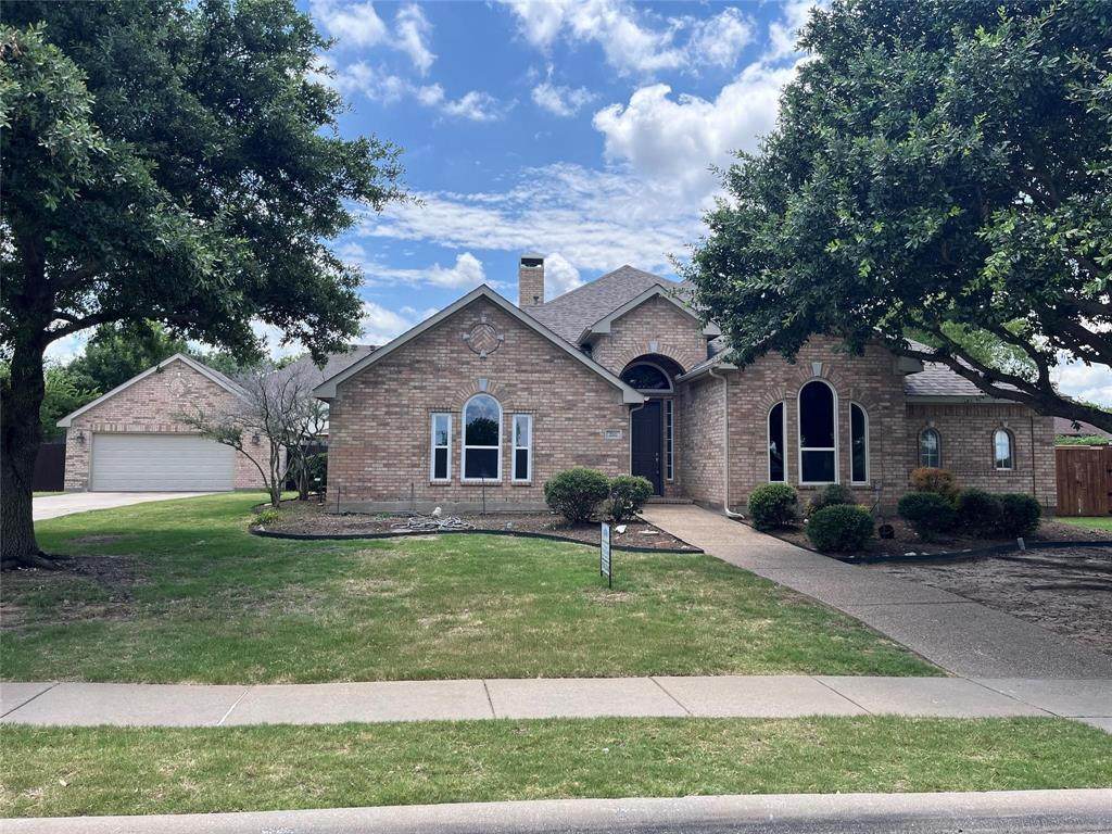206 Chisholm Trail - Photo 1