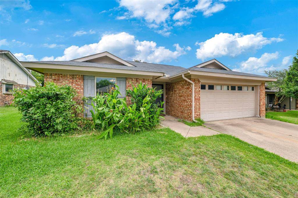 8212 April Lane - Photo 1