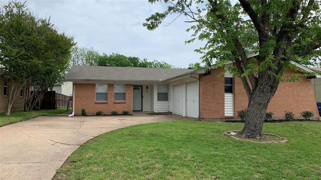 909 Memorial Drive - Photo 1