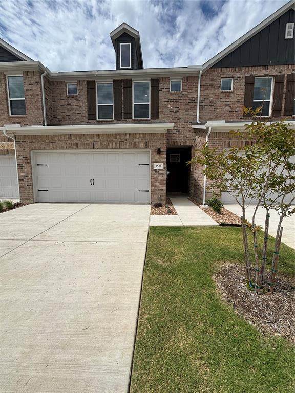 1529 Creekside Drive - Photo 1