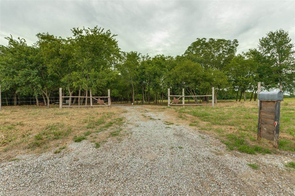 3805 County Road 3805 - Photo 1