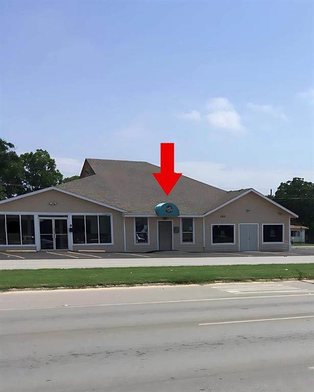 5825 East Lancaster Avenue - Photo 1