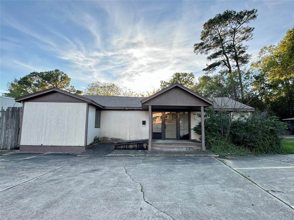 903 Pine Tree Road - Photo 1