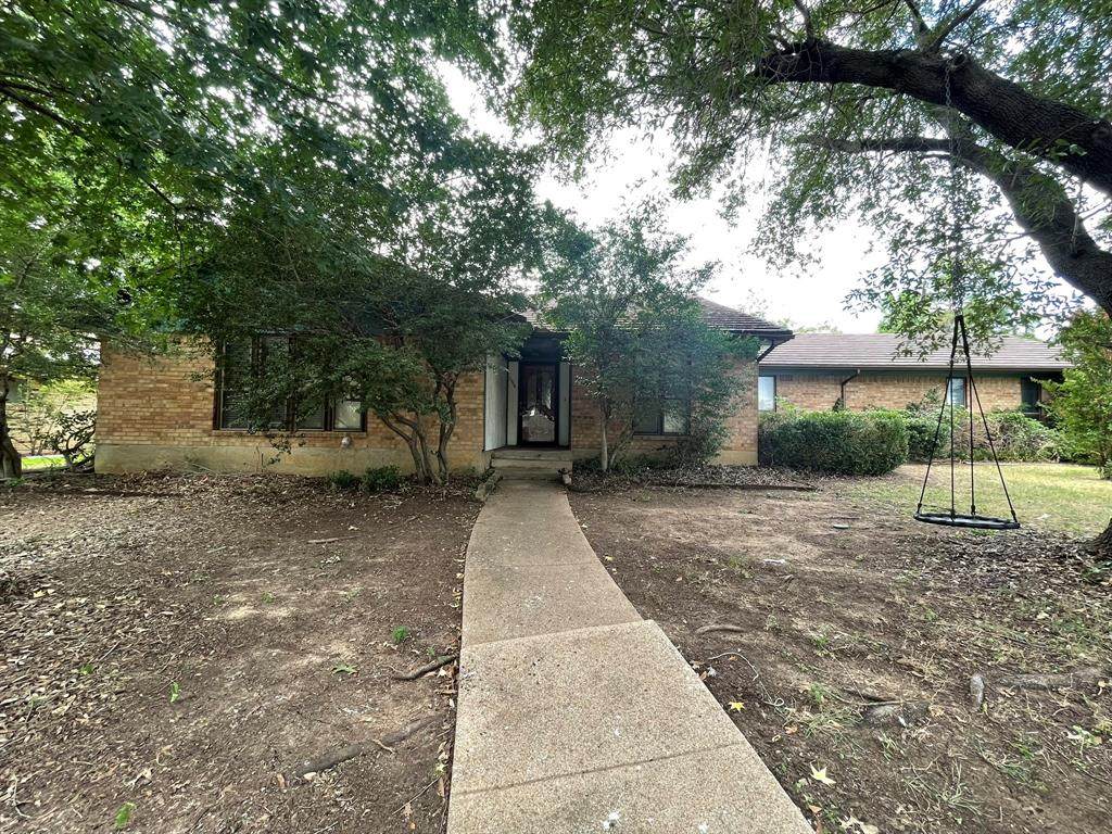 2908 Lakewood Drive - Photo 1