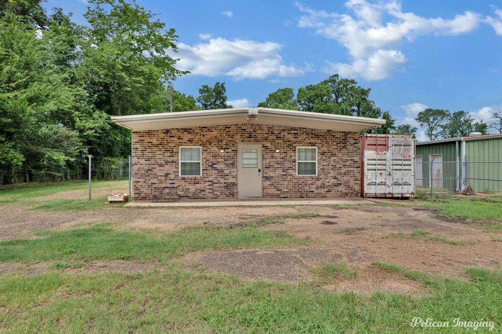 1470 Washington - Photo 1