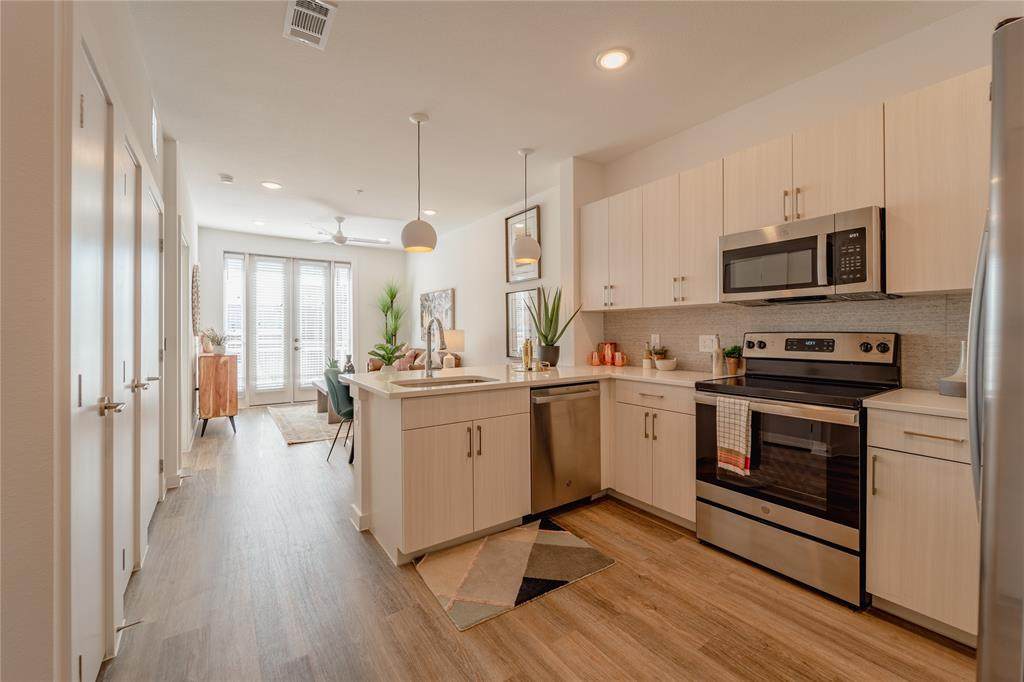 105 Bishop Avenue - Photo 1