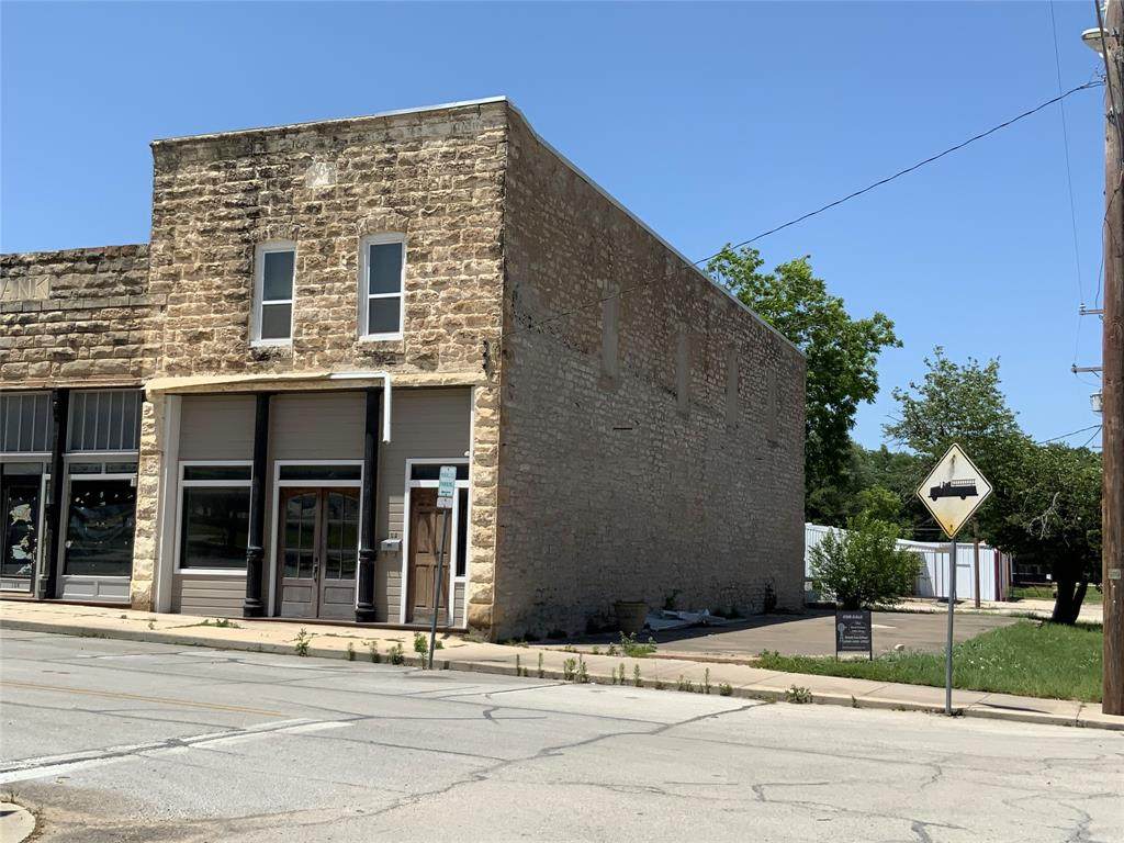 102 Jacksboro Street - Photo 1