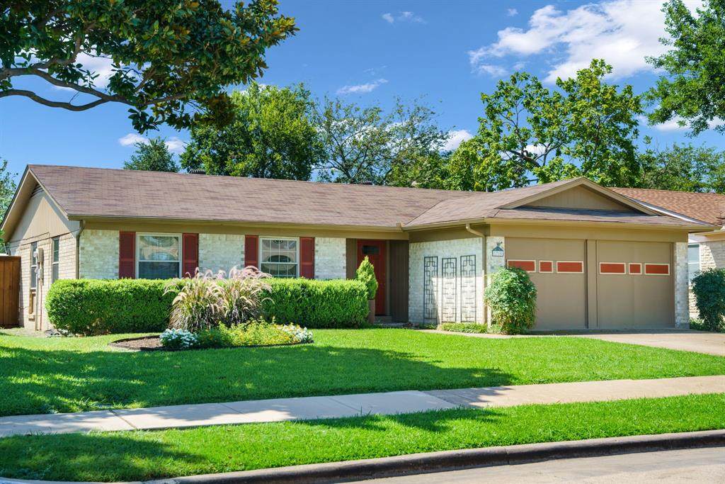 1710 Pine Knot Drive - Photo 1