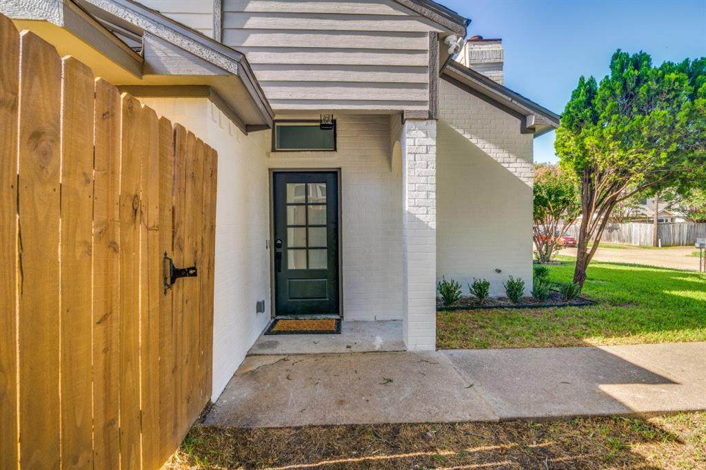 716 Versailles Street - Photo 1