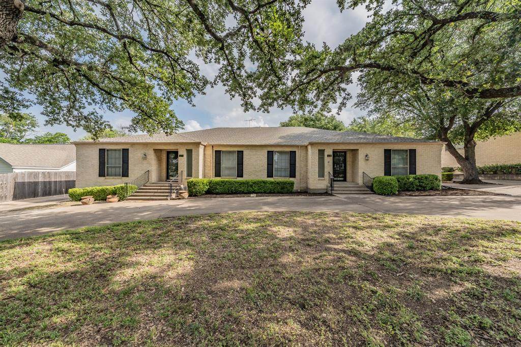 5116 Lovell Avenue - Photo 1