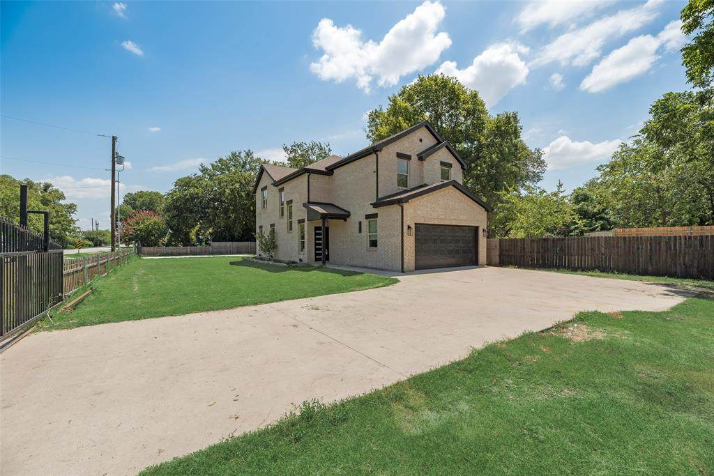 1030 Lyle Street - Photo 1