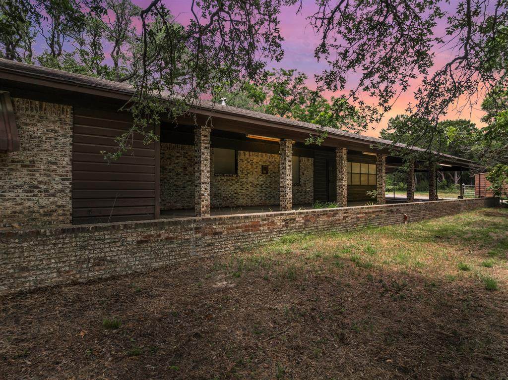 3885 Cr 107 - Photo 1