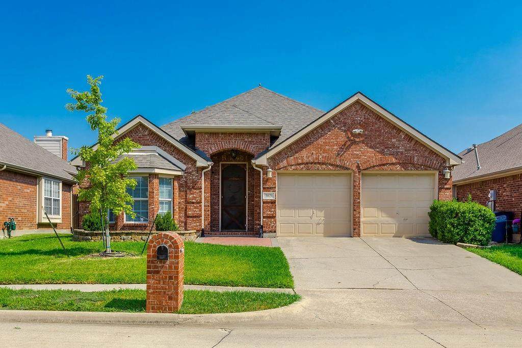 3121 Fox Hollow Drive - Photo 1