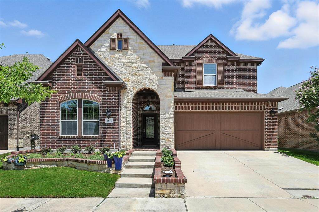 1516 8th Street - Photo 1