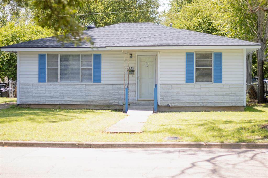 713 Dunbar Avenue - Photo 1