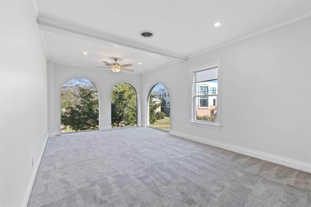 3900 Hawthorne Avenue - Photo 1