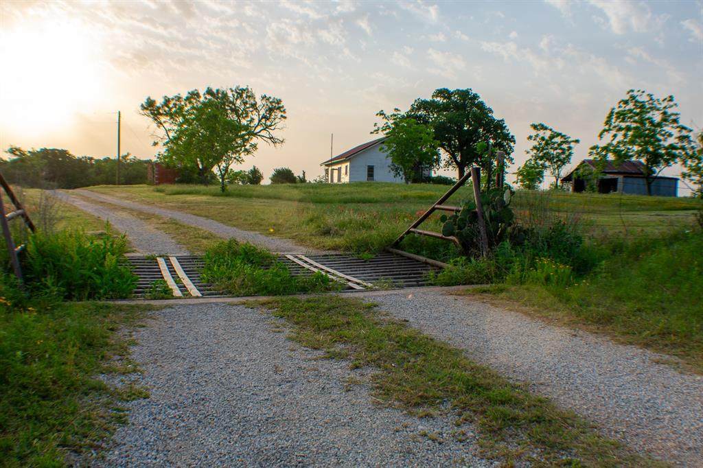 3351 Us-183 - Photo 1