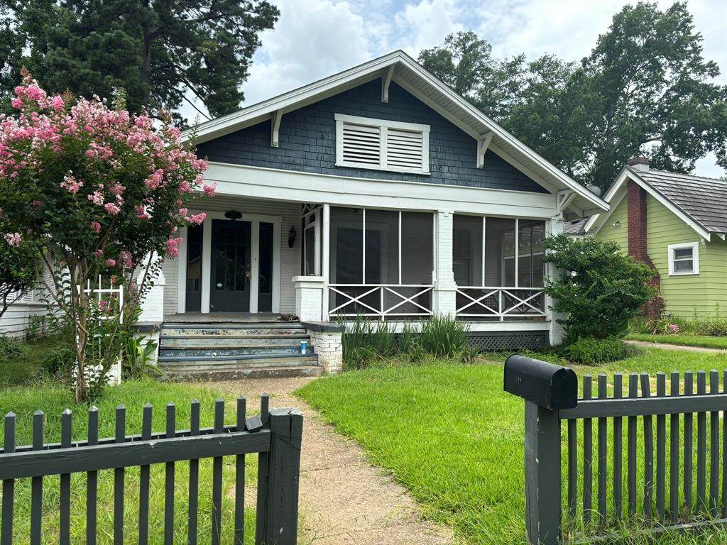 425 Atkins Avenue - Photo 1