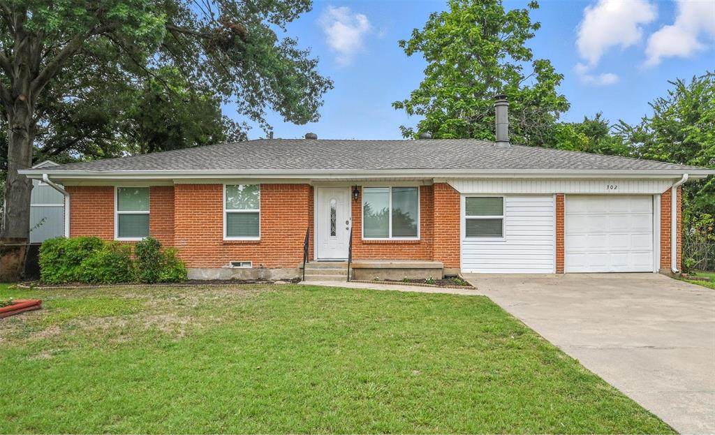 302 Young Drive - Photo 1