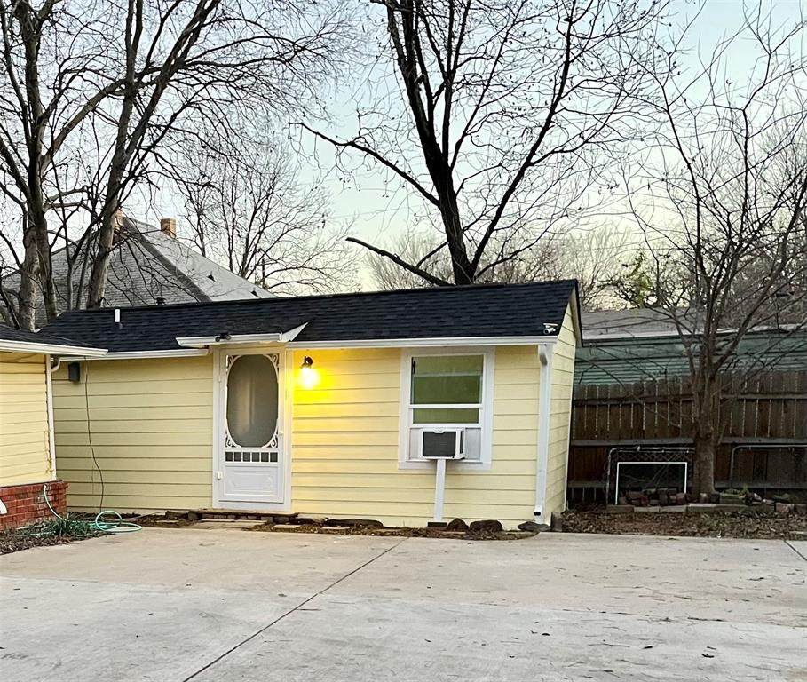 412 A Pierce - Photo 1