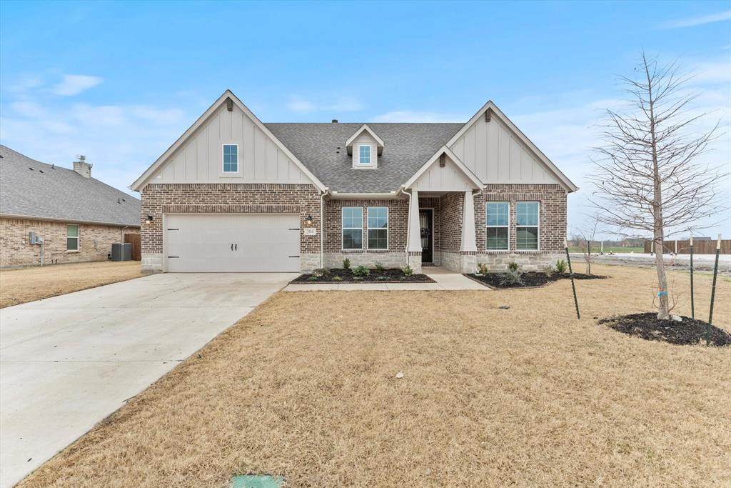 204 Aero Vista Drive - Photo 1